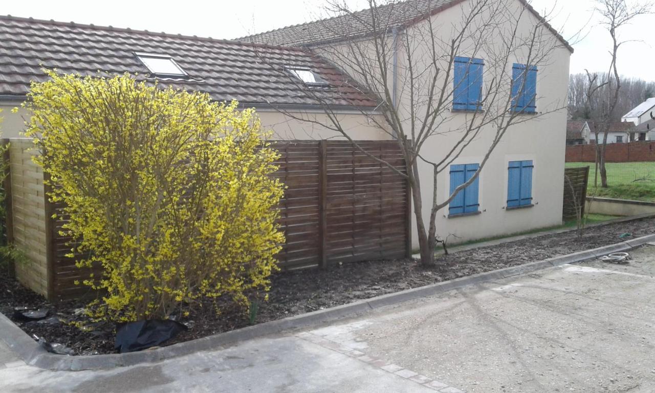 Les Champs Apartamento Cernoy-en-Berry Exterior foto